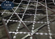 Epoxy / Electrophoretic Safety Mesh Fence Straight Line Corrosion Resistant