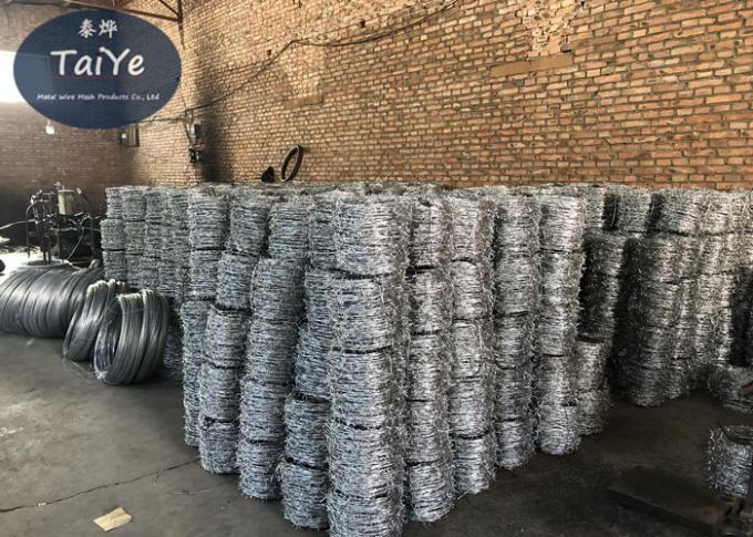 Three Strands Razor Wire Prison Fence Plastic Sprayed Corrosion Resistant