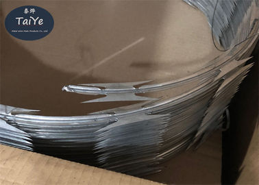 Professional Razor Blade Fencing Hot Dipped Galvanized Coiled For Military