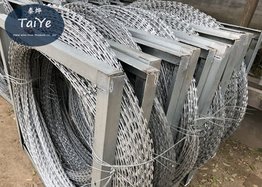 Professional Razor Blade Fencing Hot Dipped Galvanized Coiled For Military