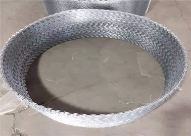 Hot Dip Galvanized Barbed BTO 22 Razor Wire 5-25kg / Roll Packing Weight