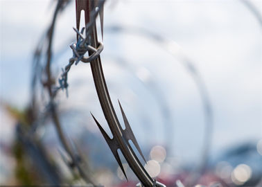 Concertina Coil Razor Barbed Wire CBT Type Galvanized Crossed With Clips