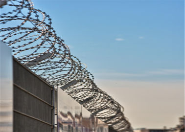 Concertina Coil Razor Barbed Wire CBT Type Galvanized Crossed With Clips