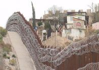 AISI 304 Grade CBT 65 Razor Wire Fencing On Bases And Depots 15kg Per Roll