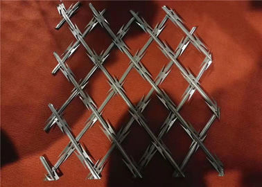 Galvanized Welded Razor Wire Mesh Fence , Razor Wire Fence With Diamond Hole Shape