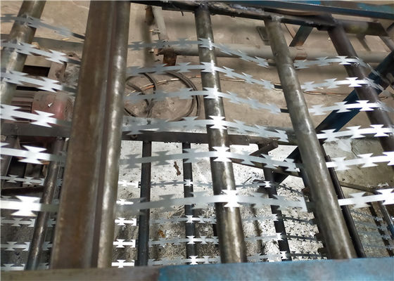 Blade Galvanized Barbed Wire Concertina Mesh Lashings In Coastal Areas